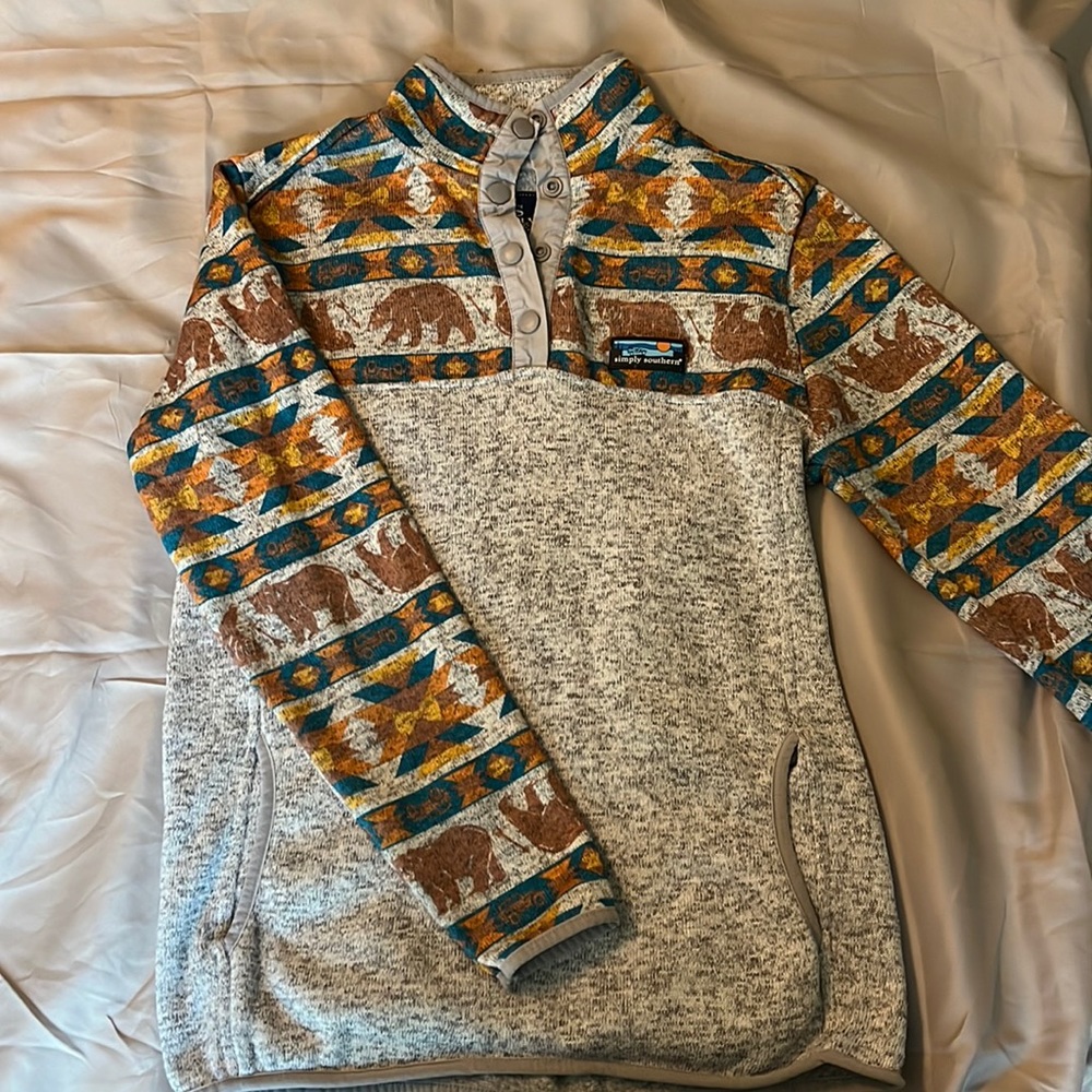 Simply Southern pull over size medium